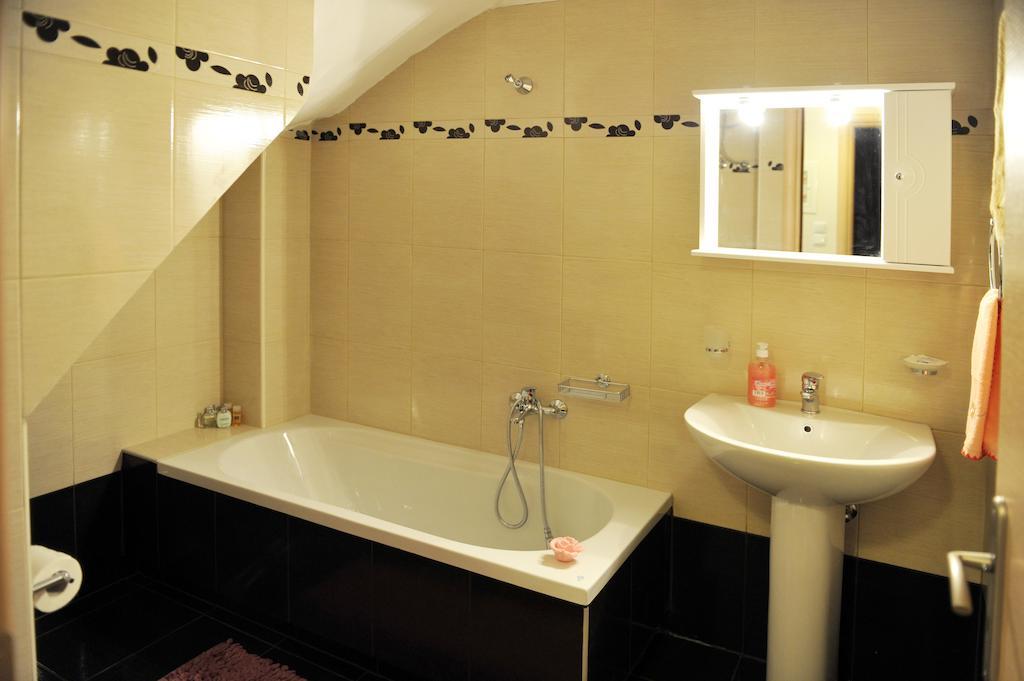 Lemon Tree Villa Нидри Стая снимка